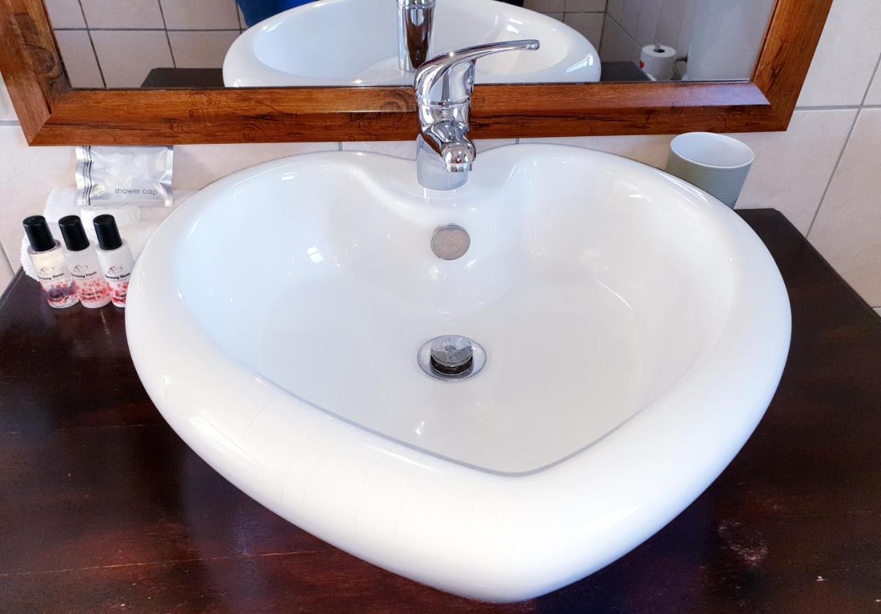 Harmony Haven Couples Retreat Apartment Amanzimtoti Ngoại thất bức ảnh